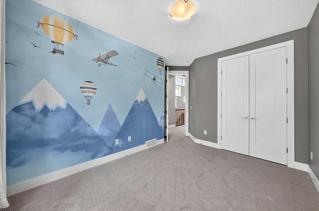 217 32 Avenue Nw, Calgary, AB - Indoor Photo Showing Other Room