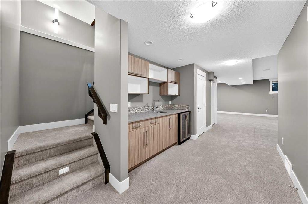 217 32 Avenue Nw, Calgary, AB - Indoor