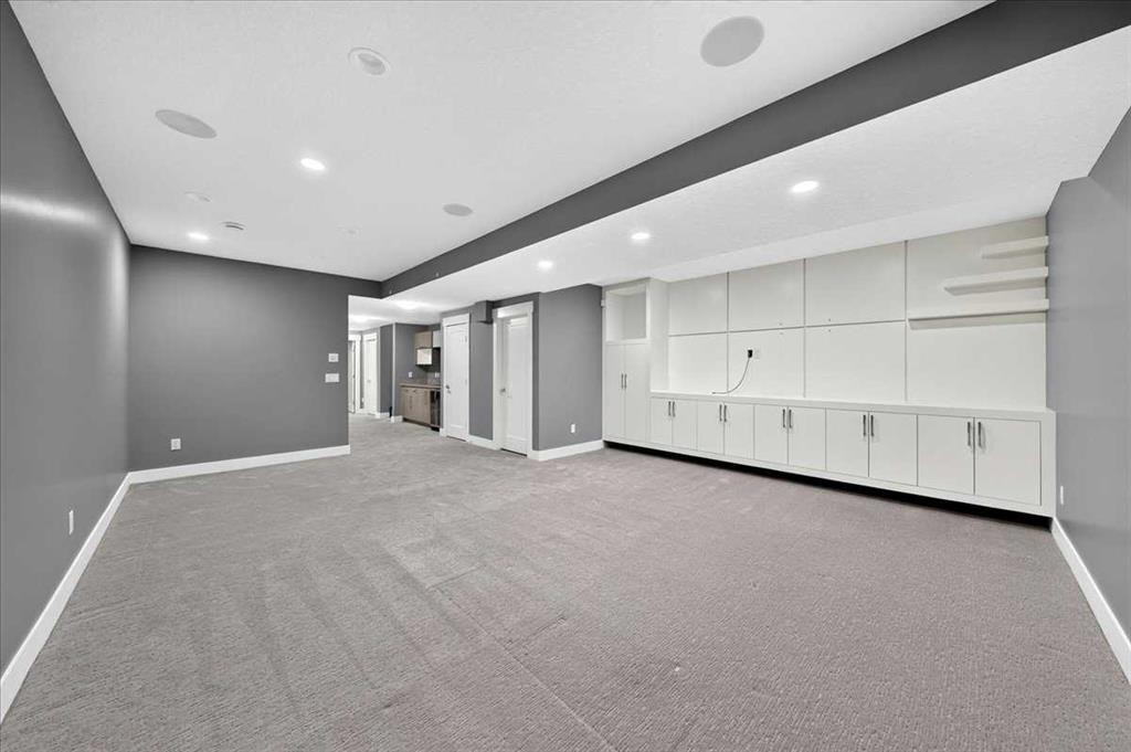 217 32 Avenue Nw, Calgary, AB - Indoor Photo Showing Other Room