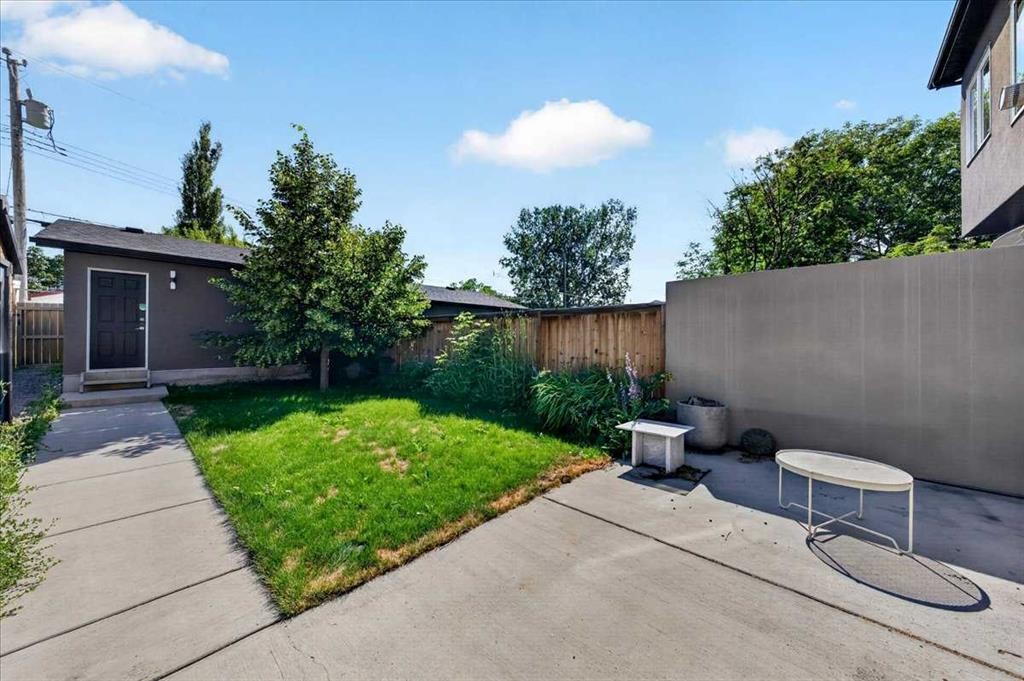 217 32 Avenue Nw, Calgary, AB - Outdoor