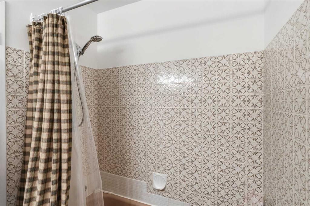 7341 36 Avenue Nw, Calgary, AB - Indoor
