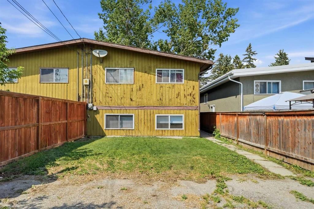 7341 36 Avenue Nw, Calgary, AB - Outdoor