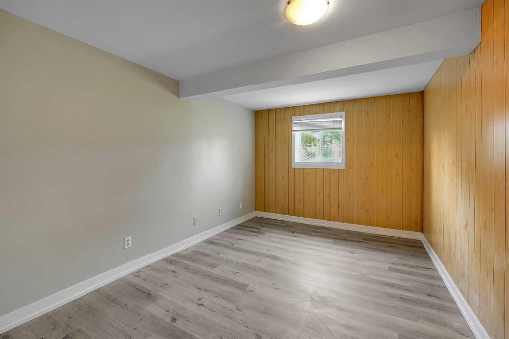 1506 36 Street Se, Calgary, AB - Indoor Photo Showing Other Room