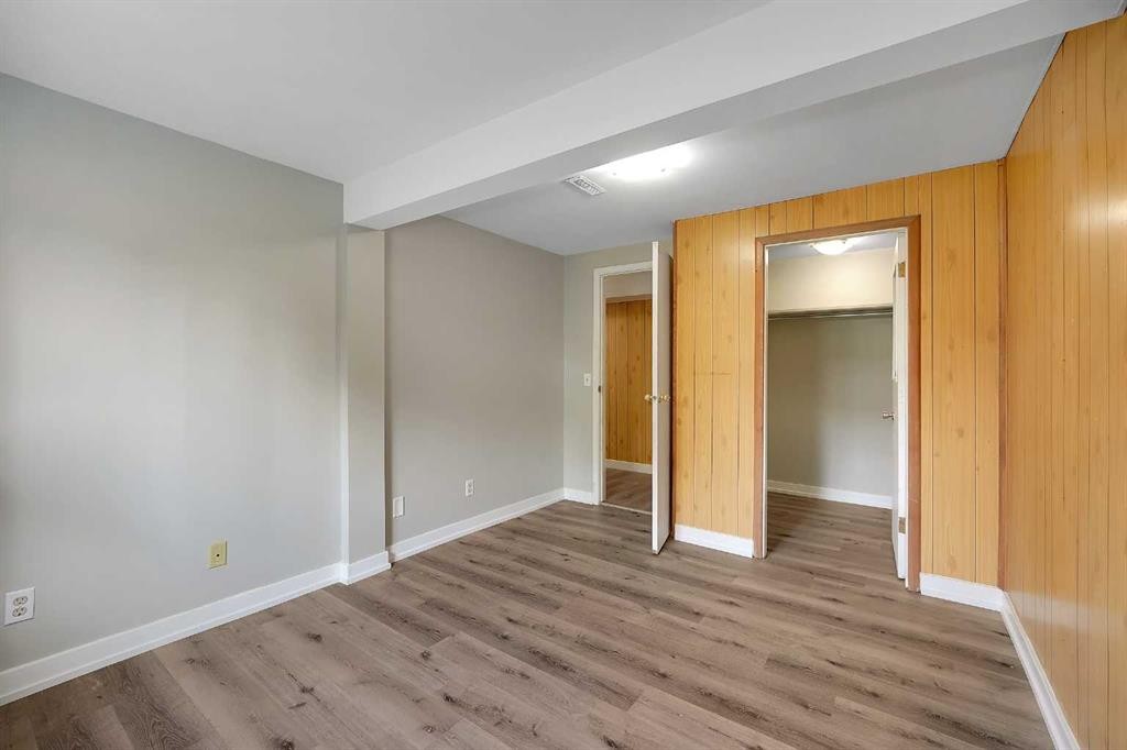 1506 36 Street Se, Calgary, AB - Indoor Photo Showing Other Room