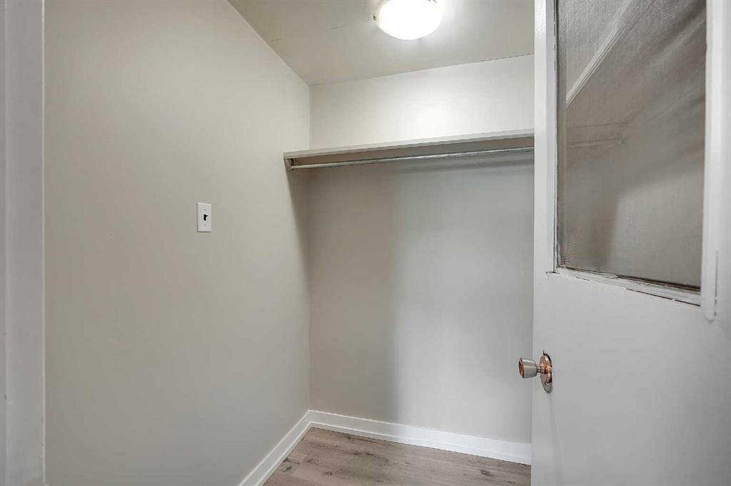 1506 36 Street Se, Calgary, AB - Indoor