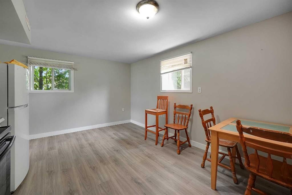 1506 36 Street Se, Calgary, AB - Indoor Photo Showing Dining Room