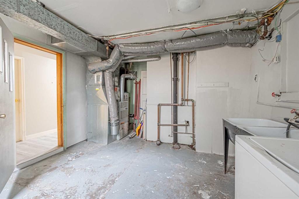 1506 36 Street Se, Calgary, AB - Indoor Photo Showing Laundry Room