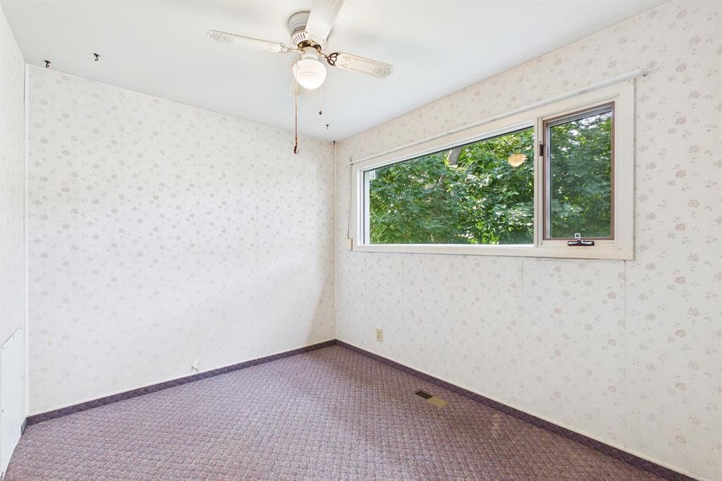 83 Westover Drive Sw, Calgary, AB - Indoor Photo Showing Other Room