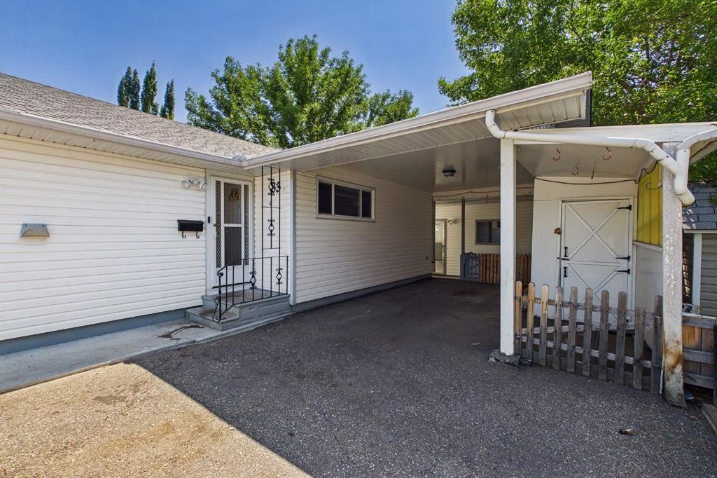 83 Westover Drive Sw, Calgary, AB - Outdoor With Exterior