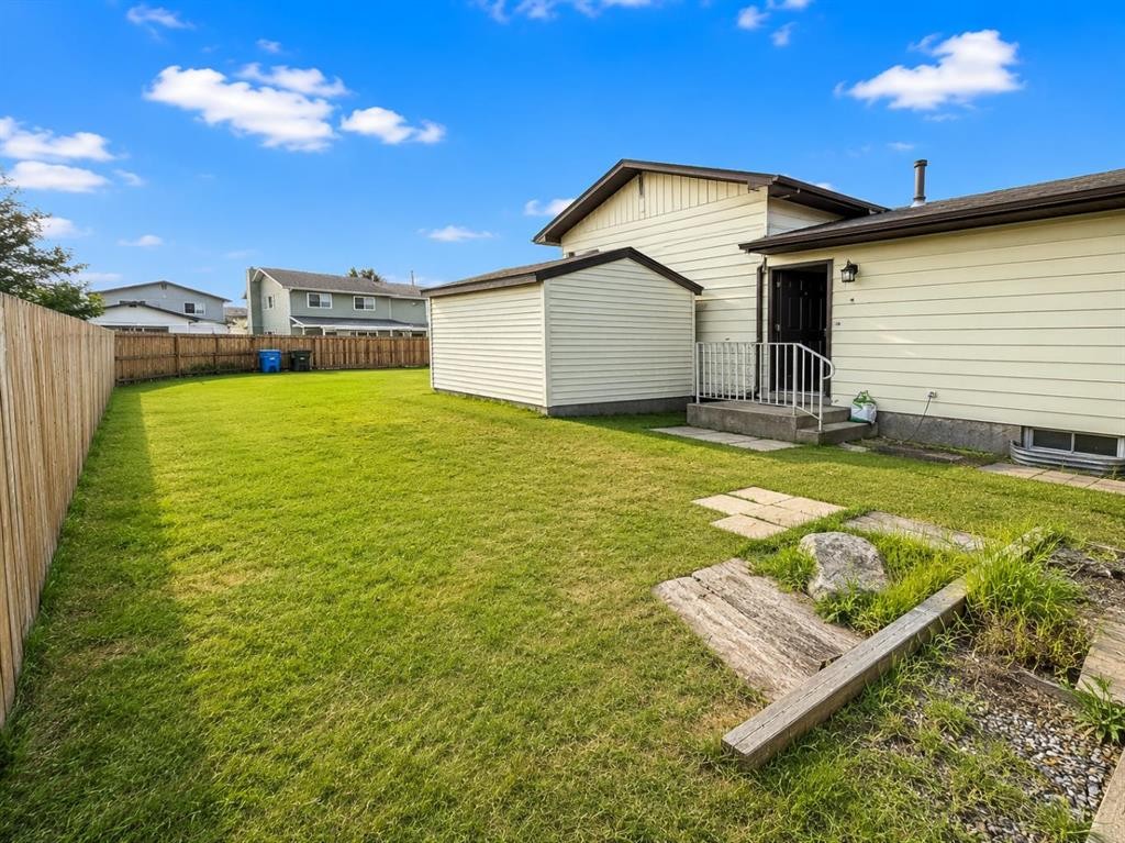 88 Castleglen Way Ne, Calgary, AB - Outdoor With Exterior