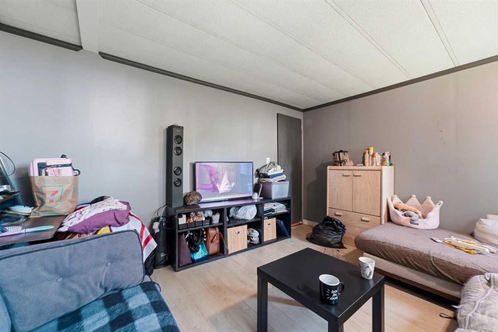 129 Big Hill Place Se, Airdrie, AB - Indoor Photo Showing Other Room