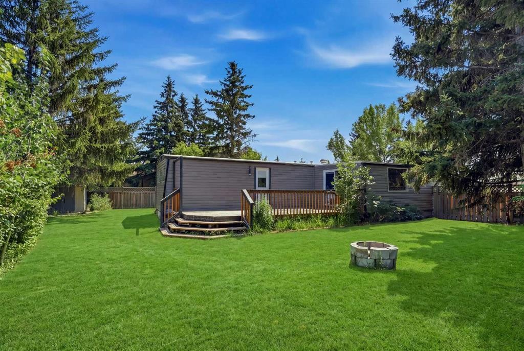 129 Big Hill Place Se, Airdrie, AB - Outdoor
