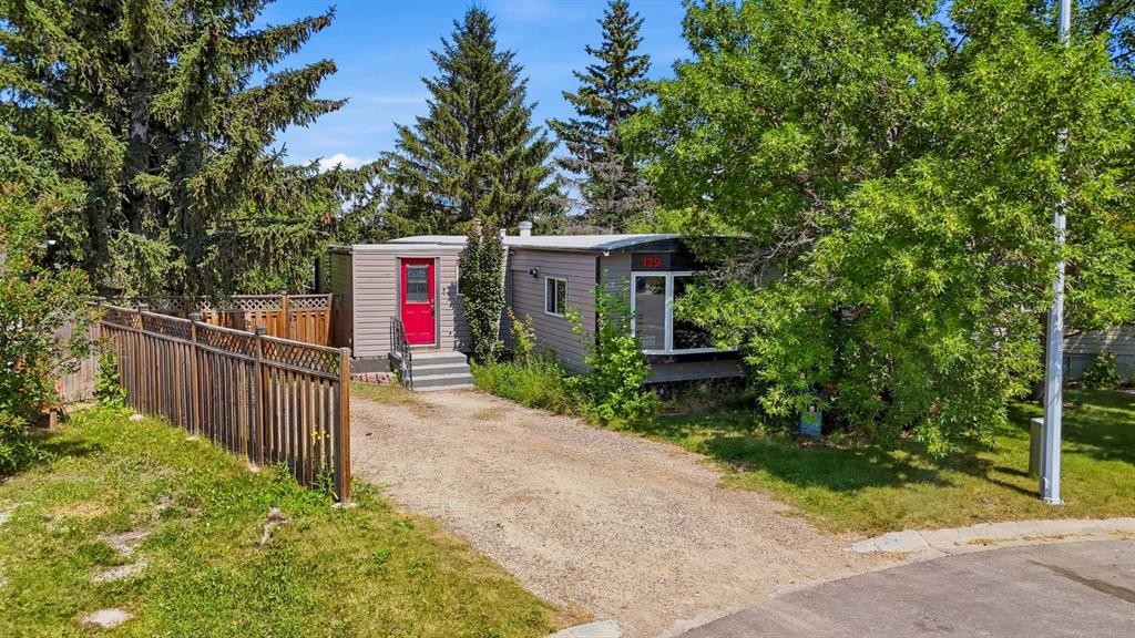 129 Big Hill Place Se, Airdrie, AB - Outdoor