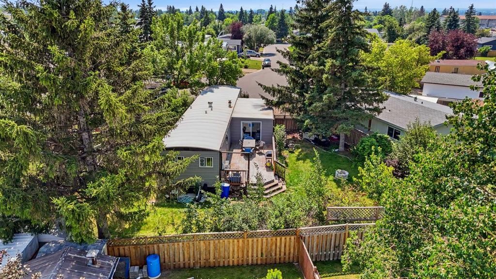 129 Big Hill Place Se, Airdrie, AB - Outdoor