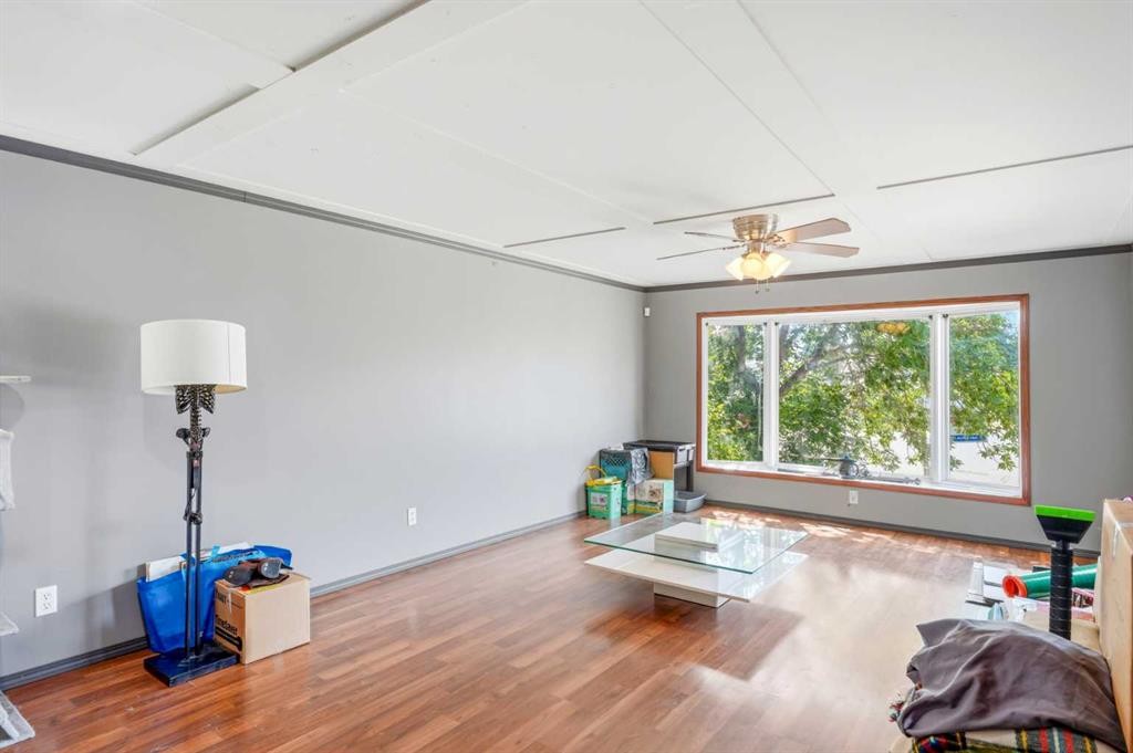 129 Big Hill Place Se, Airdrie, AB - Indoor