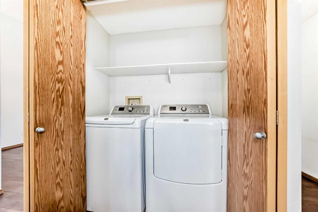 16 Edenwold Green Nw, Calgary, AB - Indoor Photo Showing Laundry Room