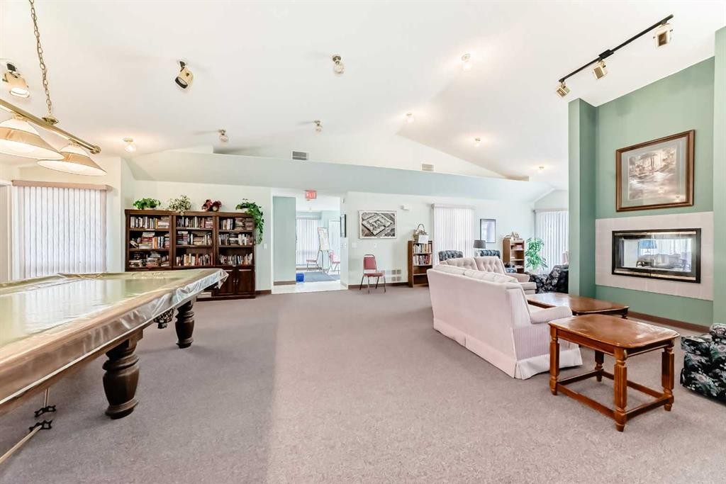 16 Edenwold Green Nw, Calgary, AB - Indoor Photo Showing Other Room