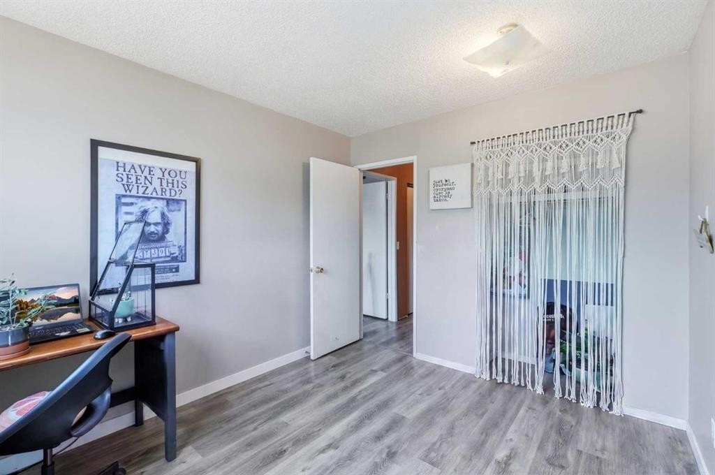 7343 36 Avenue Nw, Calgary, AB - Indoor