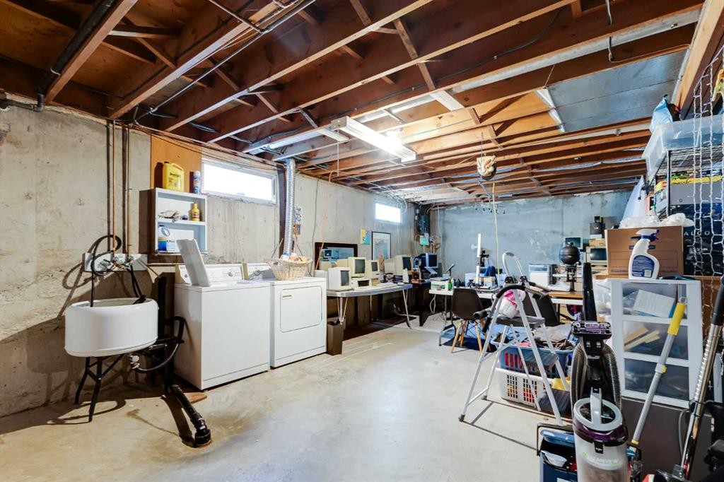 3803 4 Avenue Sw, Calgary, AB - Indoor Photo Showing Laundry Room