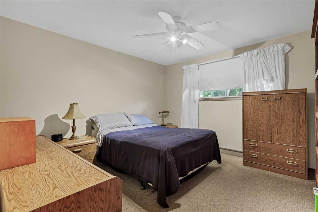 3803 4 Avenue Sw, Calgary, AB - Indoor Photo Showing Bedroom