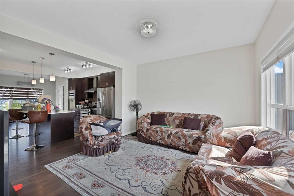 533 Savanna Blvd Boulevard Ne, Calgary, AB - Indoor Photo Showing Living Room