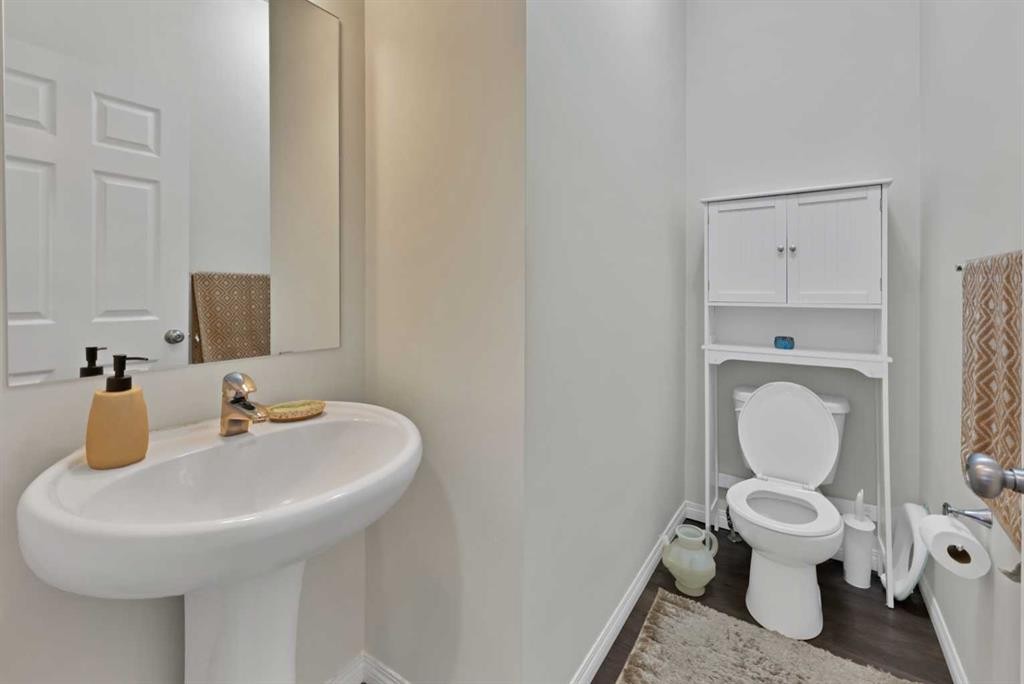 533 Savanna Blvd Boulevard Ne, Calgary, AB - Indoor Photo Showing Bathroom
