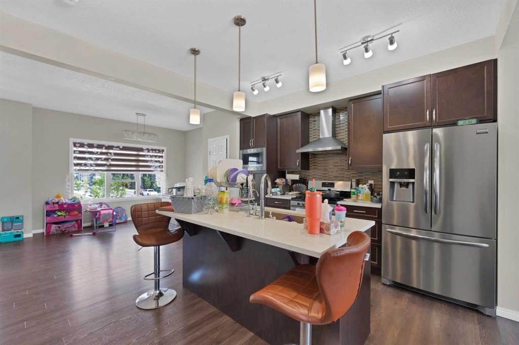 533 Savanna Blvd Boulevard Ne, Calgary, AB - Indoor Photo Showing Kitchen With Upgraded Kitchen