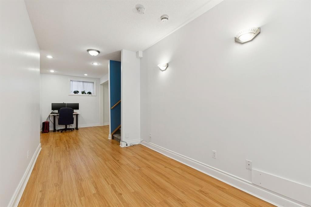 739 24 Avenue Nw, Calgary, AB - Indoor Photo Showing Other Room