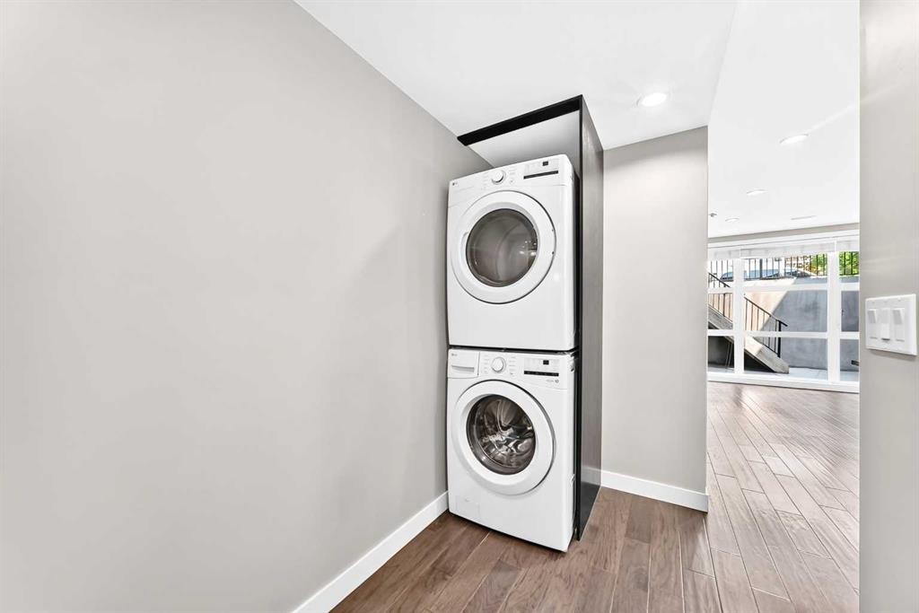 1317 20 Avenue Nw, Calgary, AB - Indoor Photo Showing Laundry Room