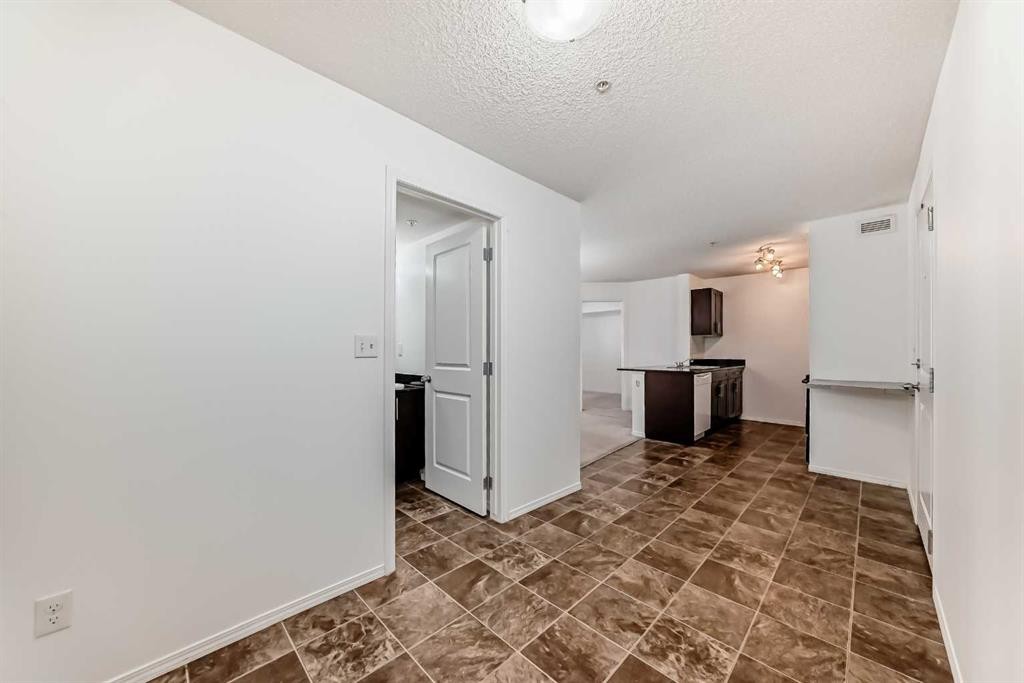 111-195 Kincora Glen Road Nw, Calgary, AB - Indoor Photo Showing Other Room