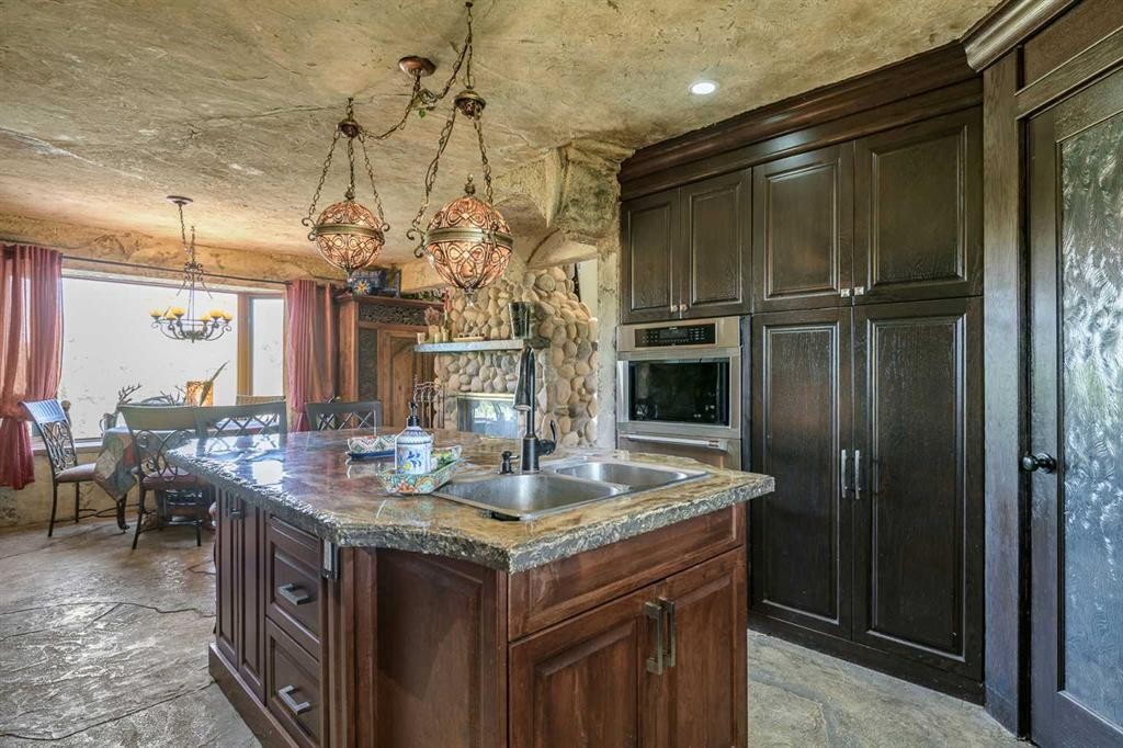 311068 Parkins Road West, Rural Foothills County, AB - Indoor Photo Showing Kitchen With Double Sink