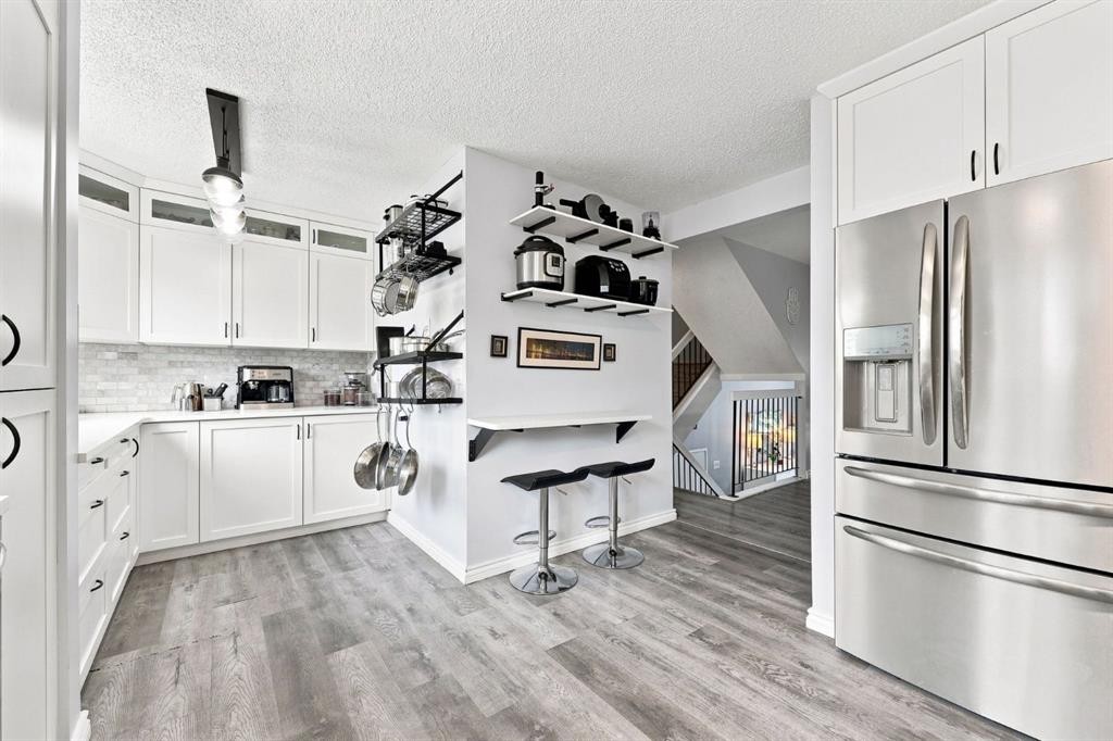 20-8533 Silver Springs Road Nw, Calgary, AB - Indoor Photo Showing Kitchen