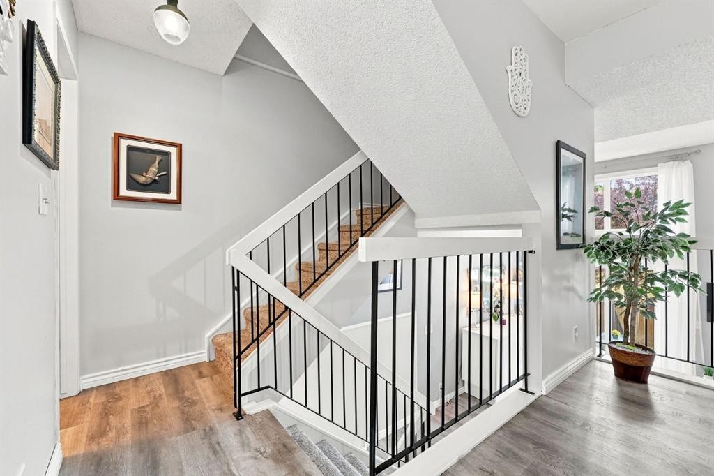 20-8533 Silver Springs Road Nw, Calgary, AB - Indoor Photo Showing Other Room