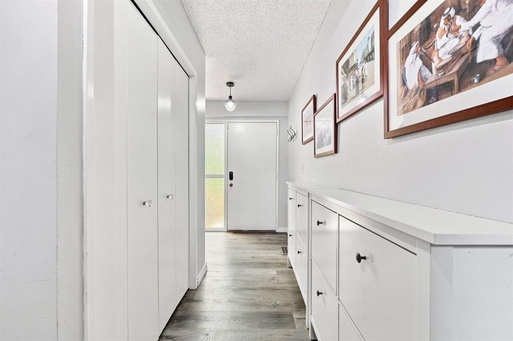20-8533 Silver Springs Road Nw, Calgary, AB - Indoor Photo Showing Other Room