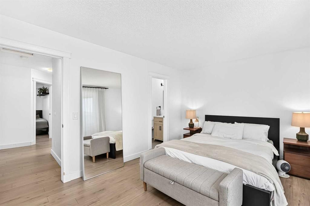 357 Regal Park Ne, Calgary, AB - Indoor Photo Showing Bedroom