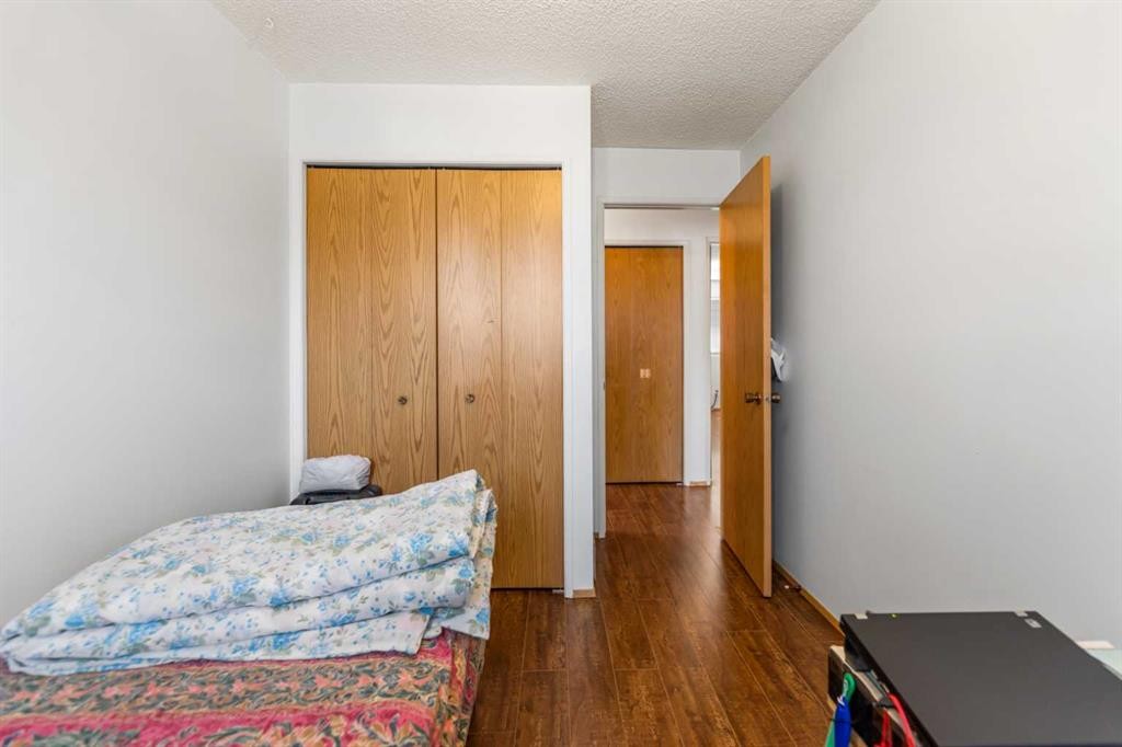 6772 Temple Drive Ne, Calgary, AB - Indoor Photo Showing Bedroom