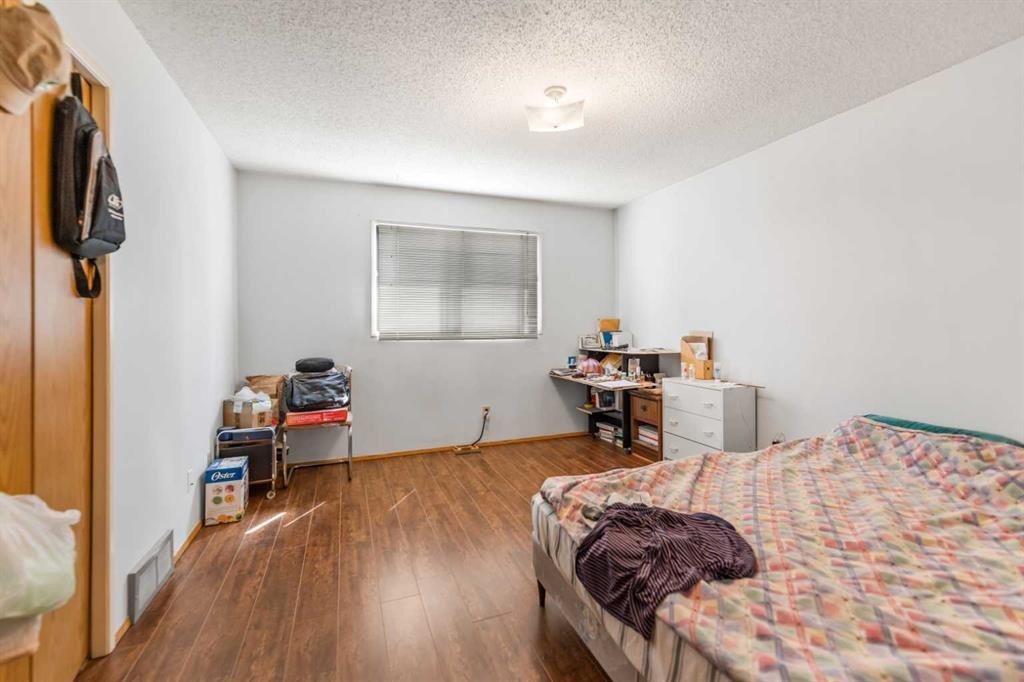 6772 Temple Drive Ne, Calgary, AB - Indoor Photo Showing Bedroom