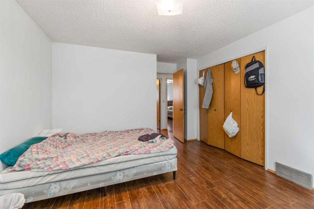 6772 Temple Drive Ne, Calgary, AB - Indoor Photo Showing Bedroom