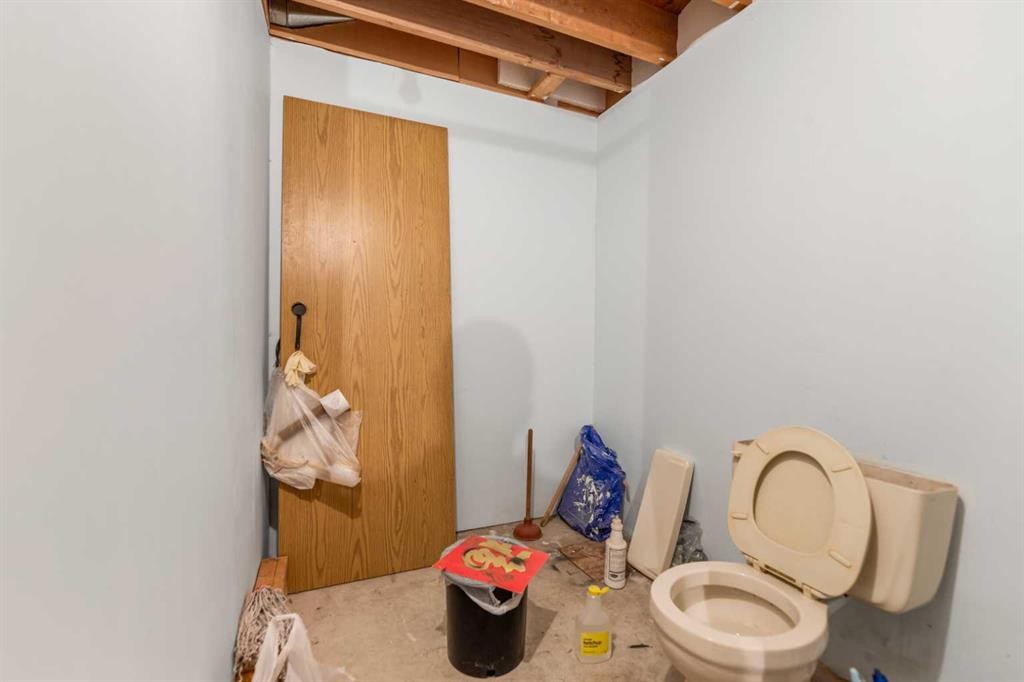 6772 Temple Drive Ne, Calgary, AB - Indoor