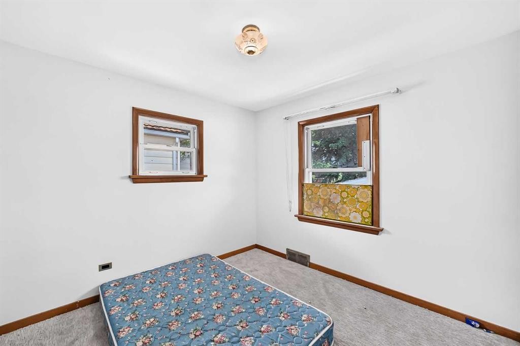 1701 32 Street Sw, Calgary, AB - Indoor