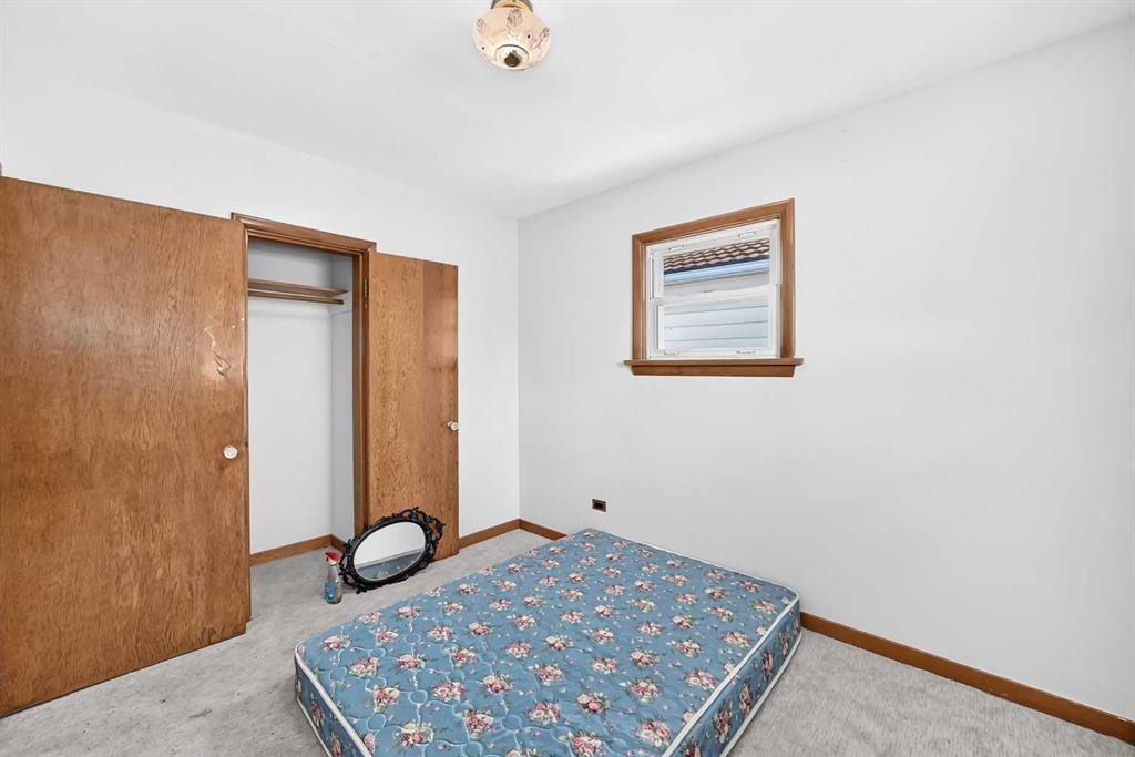 1701 32 Street Sw, Calgary, AB - Indoor Photo Showing Bedroom