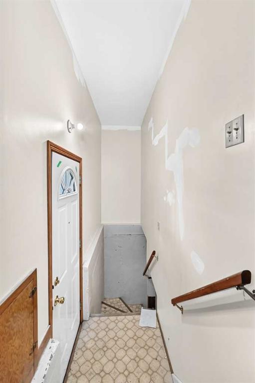 1701 32 Street Sw, Calgary, AB - Indoor Photo Showing Other Room
