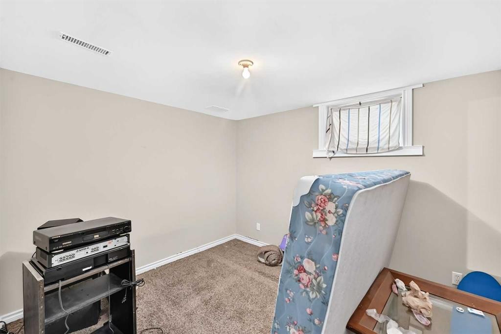 1701 32 Street Sw, Calgary, AB - Indoor