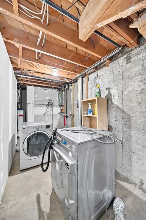 1701 32 Street Sw, Calgary, AB - Indoor Photo Showing Laundry Room