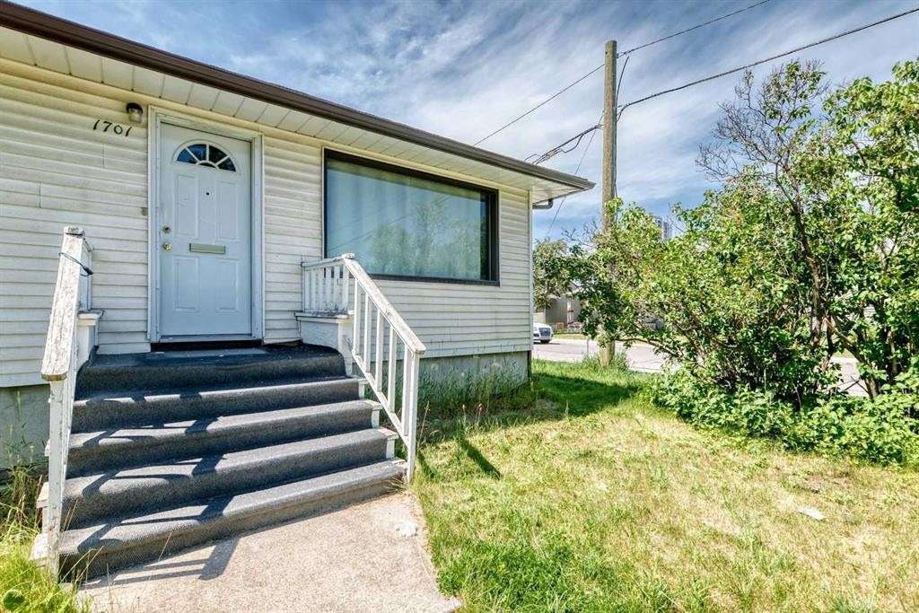 1701 32 Street Sw, Calgary, AB - Outdoor