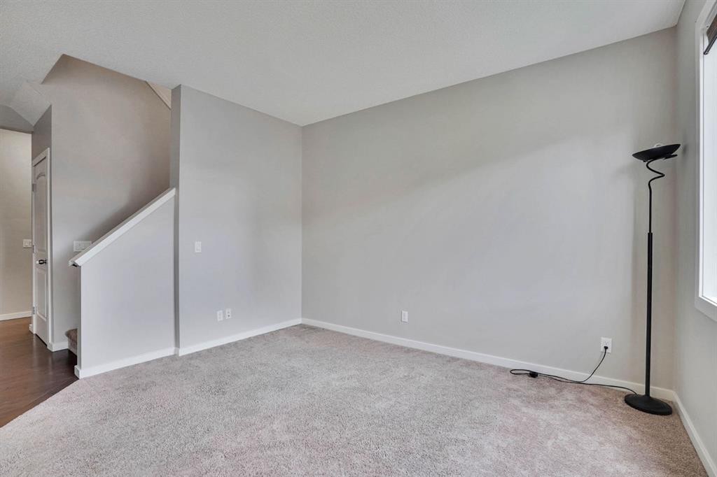 531 Evansborough Way Nw, Calgary, AB - Indoor Photo Showing Other Room
