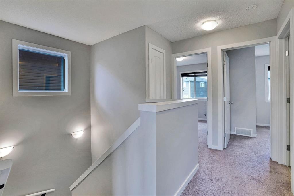 531 Evansborough Way Nw, Calgary, AB - Indoor Photo Showing Other Room