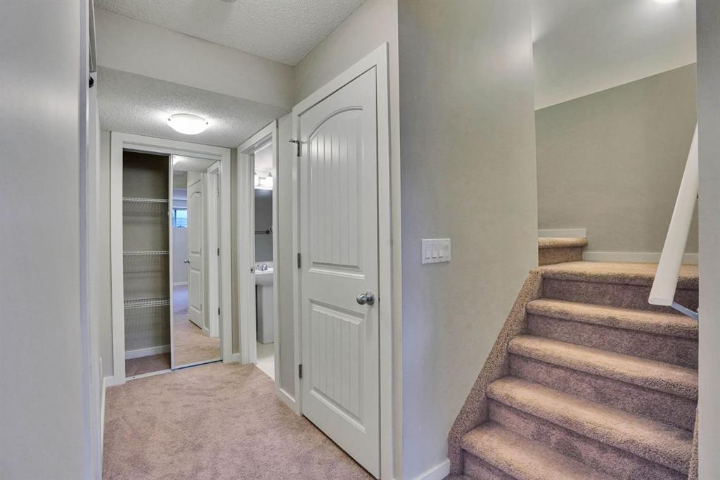 531 Evansborough Way Nw, Calgary, AB - Indoor Photo Showing Other Room