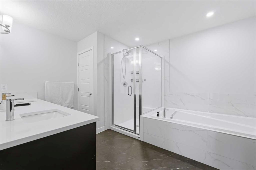51 Setonstone Row Se, Calgary, AB - Indoor Photo Showing Bathroom