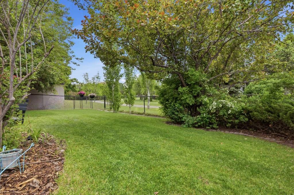 142 Riverview Circle Se, Calgary, AB - Outdoor